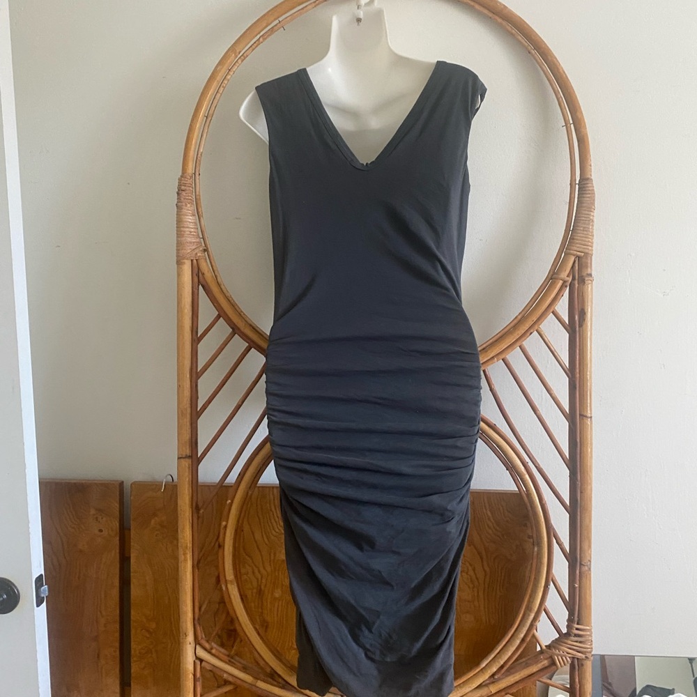 James Perse Ruched Bodycon Double V-Neck Tank
Dress size 2